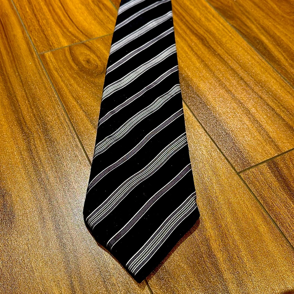 Van Heusen silk necktie